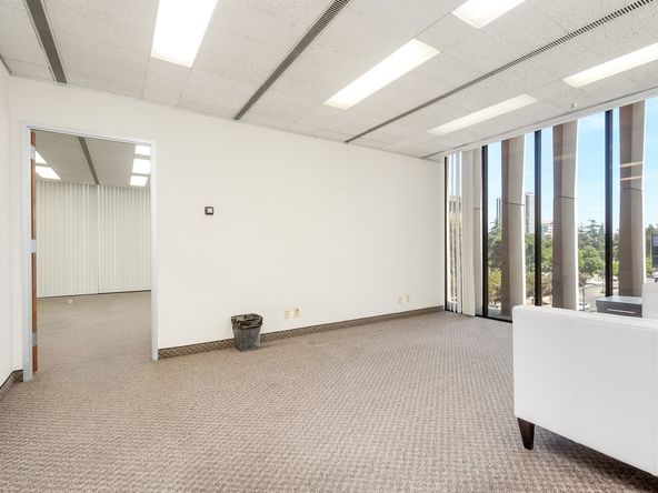 Office Space Available in Excellent Condition & Move-In Ready : 1221 Van Ness Ave, Fresno, CA 93721